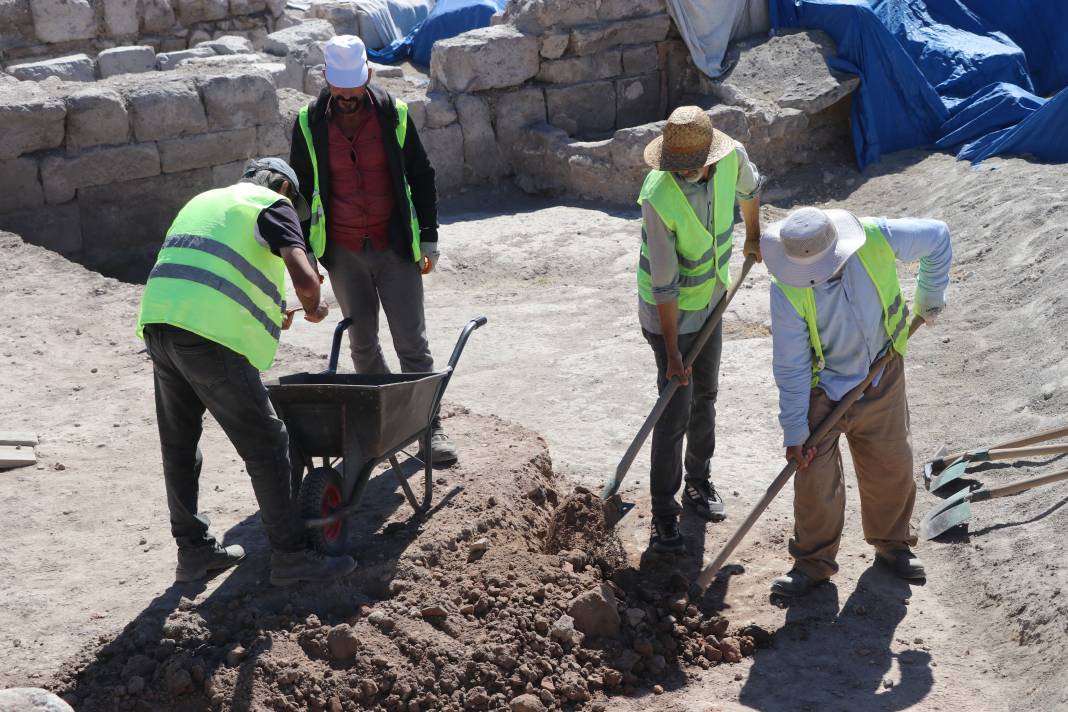 İç Anadolu’nun en büyük mozaik kazısından sürpriz çıktı 1